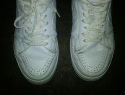 白色战靴吃瓜,揭秘足球场上的热点事件